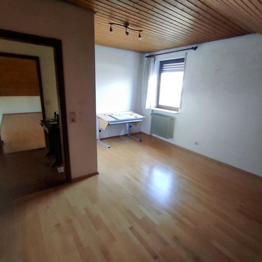 Detached residential house with open gallery and fireplace – Foto 4