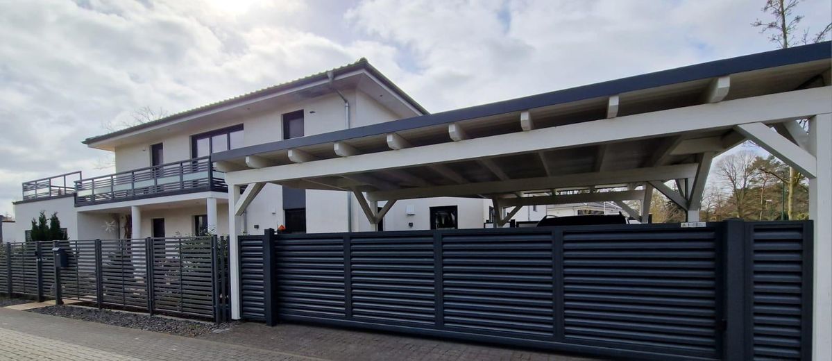 Vorderansicht Privatstraße