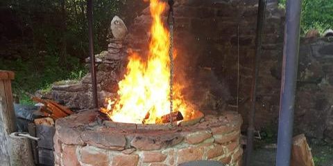 Grillplatz mit Feuerstelle