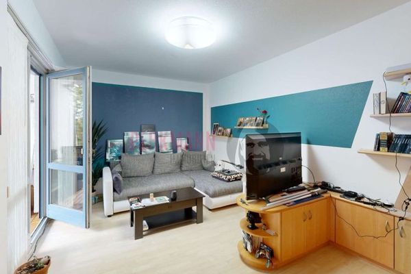 Bezugsfreie 1 Zimmer Terrassenwohnung mit kleinem Garten, Tageslichtbad und Aussenstellplatz