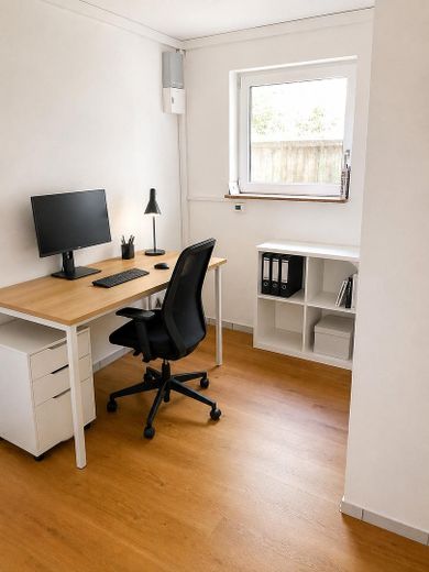 Renovierte 3,5-Zimmer Maisonette-Wohnung mit eigenem Garten! – HomeOffice - KI
