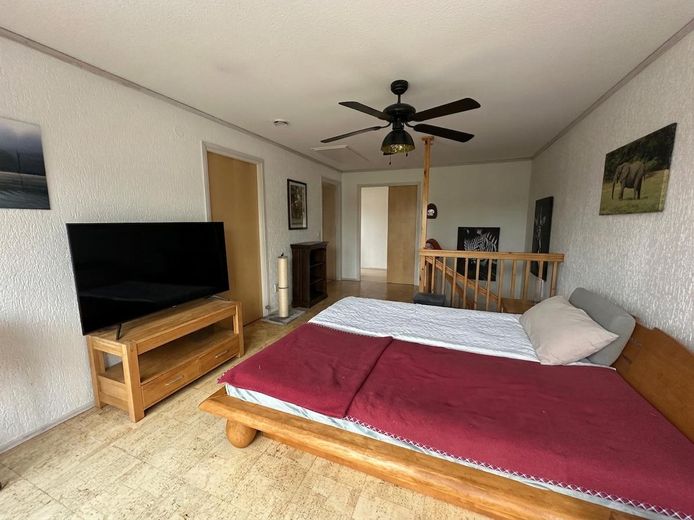 Senza provvigione: porzione di bifamiliare in stile casa svedese con sauna, ampio giardino e vista sui campi – Schlafzimmer im OG 2