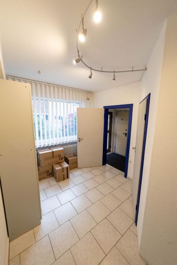 Im Grünen leben - mitten im Zentrum (maklerfrei)  - inkl. 85qm Einliegerwohnung – Flur / Eingang Einlieger
