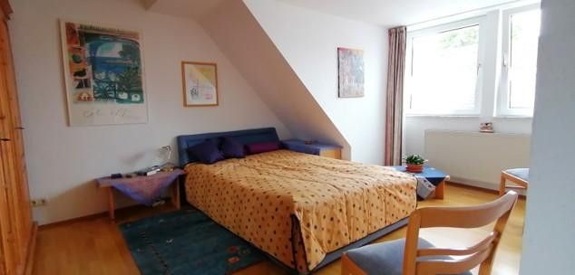Charmante lichtdurchflutete  Eigentumswohnung mit Dachterrasse in Südlage – Schlafzimmer