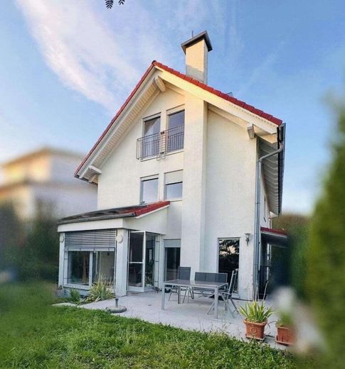 Ihr neues Zuhause in Dortelweil + Einziehen, ankommen, wohlfühlen! – Außenansicht