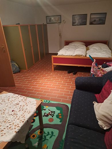 grosser Kellerraum/Gäste