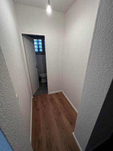 Zentral & grün: 3-Zimmer-Wohnung mit Garten & EBK in Hehlentor – Flur