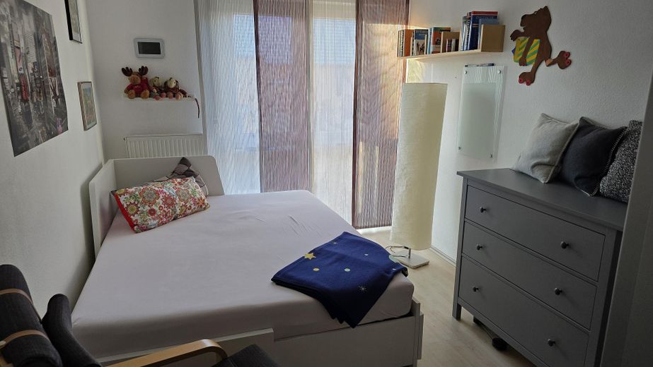 Hochwertige Doppelhaushälfte mit Effizienzklasse A, Glasfaser 300/100, Komfort & perfekter Lage – Gästezimmer