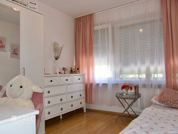 Einfach Mehr: RMH, Garten, Garage. Zu Fuß zur AUDI AG-A1 und SMP. Top-Lage-Ausstattung-Zustand. – Schlafzimmer 3 von 5