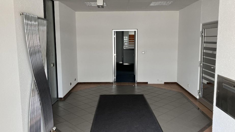 Powierzchnia biurowa / handlowa w najlepszej lokalizacji, parter, Homburg (Saara) – Seiteneingang