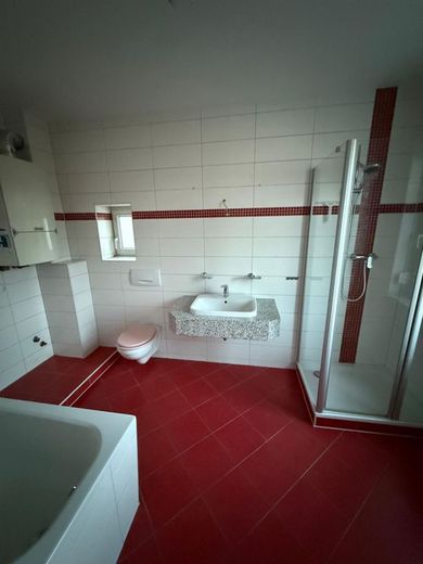 Gemütliche 3,5-Zimmer mit Laminat, SP, Wanne und Dusche in guter Lage! – PHOTO-2025-11-14-12-40-44_7