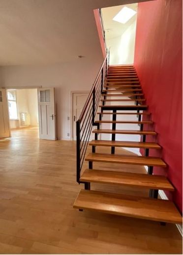 Außergewöhnliche 248 qm große Maisonette-Wohnung (4.OG & DG) mit Terrasse/Balkon/Loggia nahe Ku´damm – Treppe ins DG