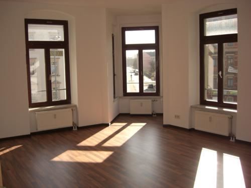 Großzügige 2-Zimmer mit Wannenbad und Laminat im Zentrum – muell26.2ogmili_wz
