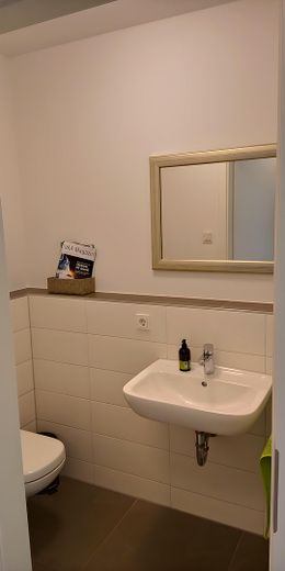 Neuwertige, bezugsfreie 3,5 Zimmer Gartenwohnung in Altmühldorf mit Inntalblick! – Foto 17