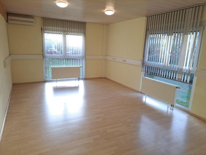 Repräsentative, lichtdurchflutete und klimatisiere Büro- / Praxisfläche in Durmersheim – Raum 1