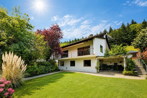 Ein Zuhause mit Aussicht – seltene Feldrandlage im Schwarzwald