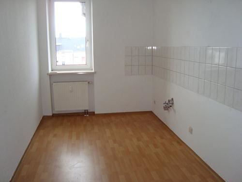 * Großzügige 2-Zimmer mit Wannenbad und großer Küche in ruhiger Lage! * – Küche grundrissgleiche Wohnung obendrüber