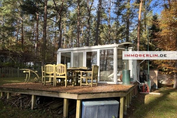 IMMOBERLIN.DE - Dreamlike waterfront property with weekend bungalow & boat in splendid natural surroundings
