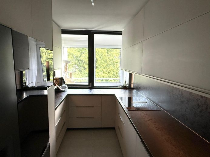 Modernisierte 3-Zimmer-Wohnung mit 2 Loggien, Garage & Aufzug – Foto 13