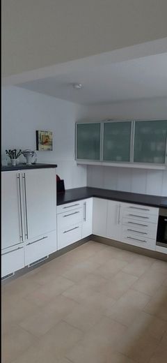 نصف منزل مزدوج جميل ومشرق وعصري مع حديقة جنوبية. – الصورة 3