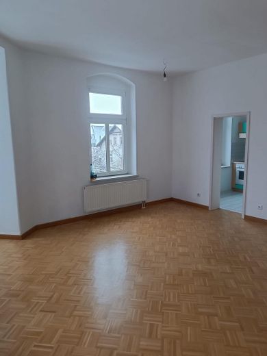 Dresden, ETW im Stadtteil Striesen, Nähe Blaues Wunder – Wohnzimmer Richtung Küche