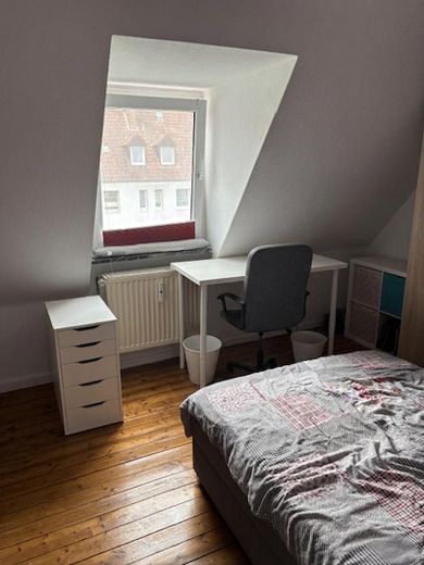 Achtung: WG Zimmer! 2 private Zimmer (plus Wohnzimmer) für je 430 € Warmmiete – Zimmer 1
