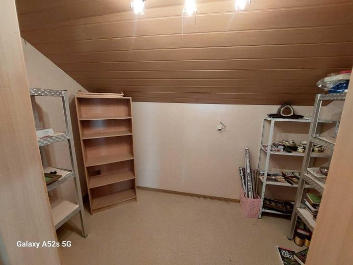 Maison individuelle avec logement indépendant, prairie en pleine nature à Friedeburg – Raum 4 Obergeschoss