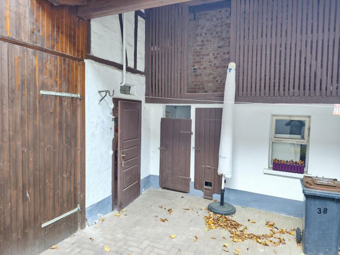 Na sprzedaż uroczy dom jednorodzinny ze stodołą i pomieszczeniami gospodarczymi w sercu 61239 Ober-Mörlen – Photo 5