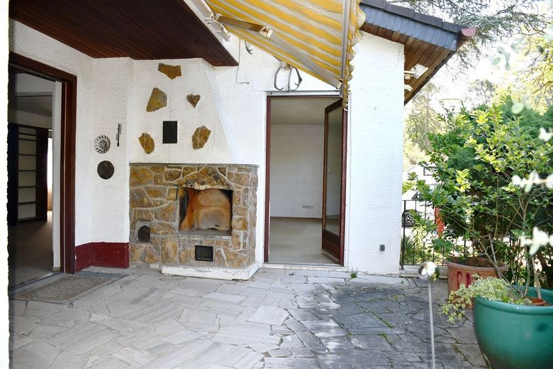 Viel Platz für das Leben - freistehendes Einfamilienhaus mit Einliegerwohnung in Waldrandnähe von Darmstadt-Eberstadt – ... und Außenkamin