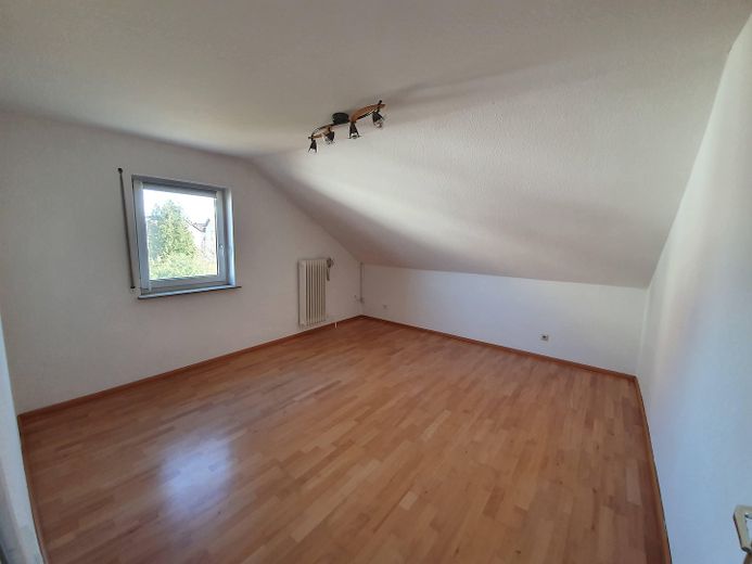 Gemütliche 3-Zimmer-Dachgeschosswohnung in Großenseebach – Foto 4