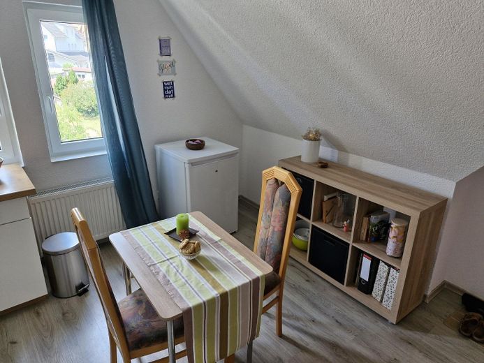 2,5 Zi. DG-Wohnung (auch als WG geeignet) – Essbereich in der Küche