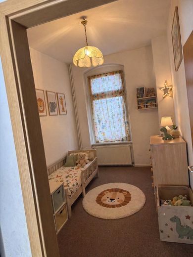 Bonito y amplio apartamento de 6 habitaciones en alquiler – Kinderzimmer