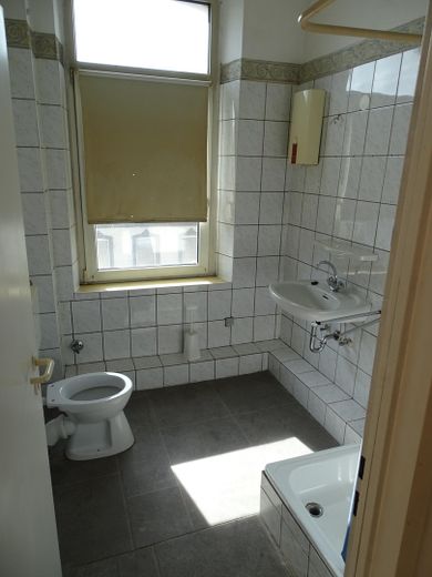 2.O.G. Appartement Straße Bad