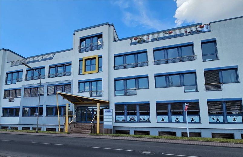Repräsentatives Chefbüro 60 m² + Büro 38 m² – ab 750 € all-in, FFM – Außenansicht