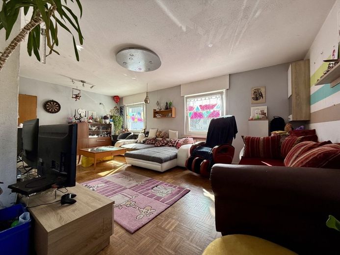 Fröndenberg-Mitte: Einfamilienhaus im Stadtgebiet - Es gibt viel zu tun, packen Sie es an! – Erdgeschoss: Wohnbereich