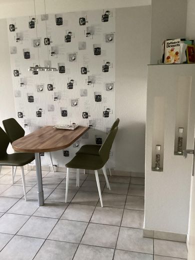Modern detached house with upscale features and two terraces – Küche mit Essplatz