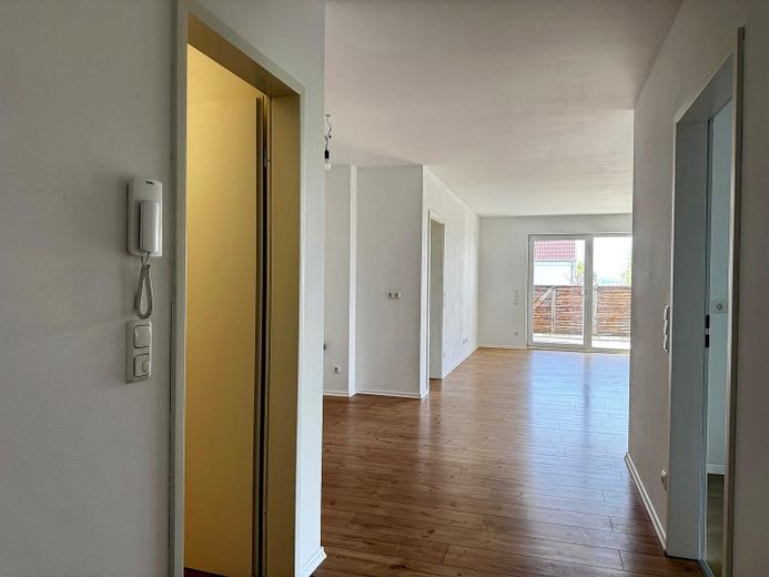 Ampio appartamento al piano terra con 2,5 locali e terrazza a Hemau – Foto 4