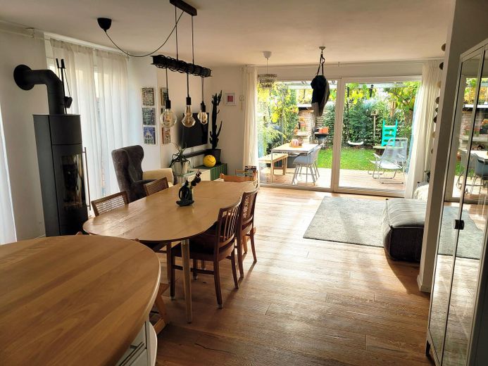 Blick vom Wohn-/Esszimmer 