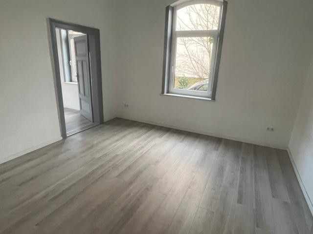 Seelze Zentrum, 2 bina, 4 bağımsız bölüm, birçok olanak – Zimmer 3 Haus 30 EG