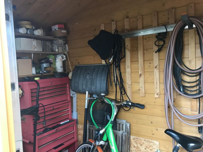 Gartenhütte innen
