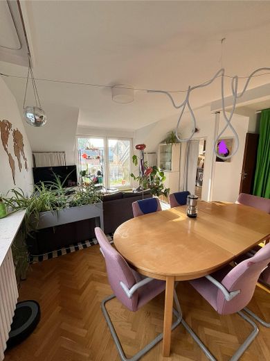 Sonnige Dachgeschosswohnung in Köln-Weiden – Wohnzimmer 2