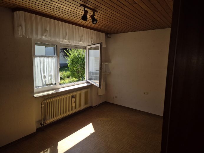 Einfamilienhaus mit Einliegerwohnung, Wintergarten, Garage und Gartenparadies auf 708 m2 – Schlafzimmer Kind OG