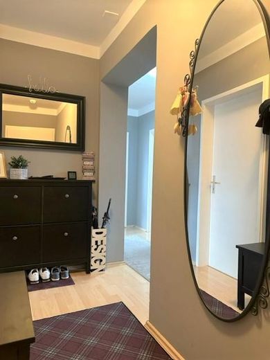 Ideal shared flat: Bright and friendly with south/west loggia – Diele