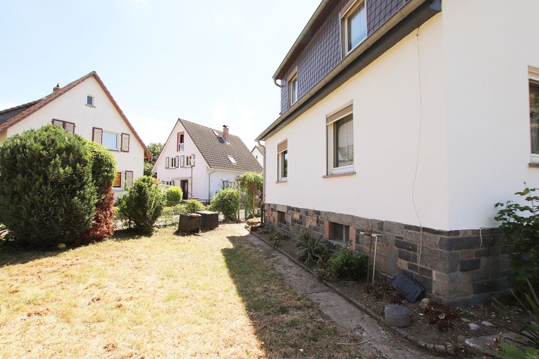 Attraktive, voll möblierte 2-ZKB-Wohnung für bis zu 4 Personen (All-Inclusive) – Gartenansicht