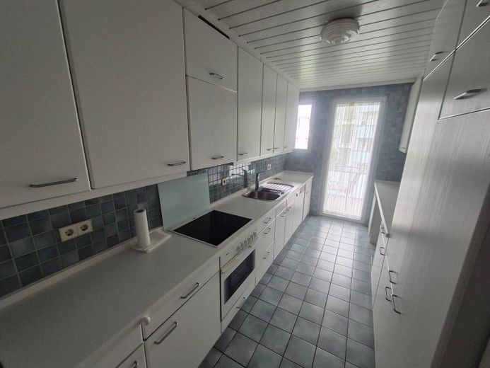 Exklusive 4-Zimmer-Wohnung mit EBK und Stellplatz in Stuttgart – Küche