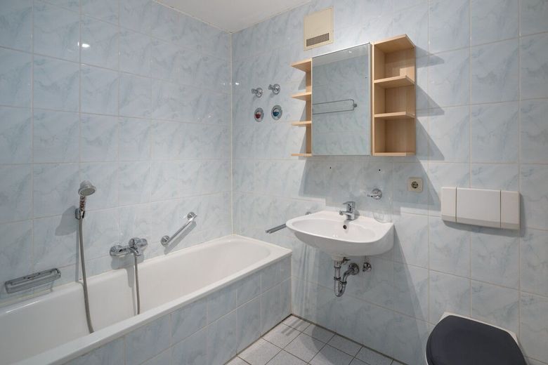Bergblick inklusive - 2-Zimmer-Wohnung in Schleching – Badezimmer