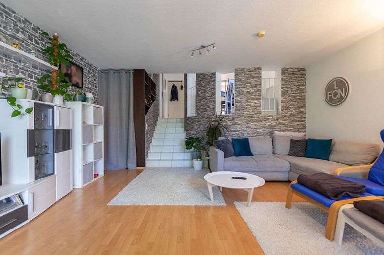Wohnen mit Charakter - stilvolle Split-Level-Wohnung mit 3,5 Zimmern in Riedstadt-Crumstadt – V560-2613-3