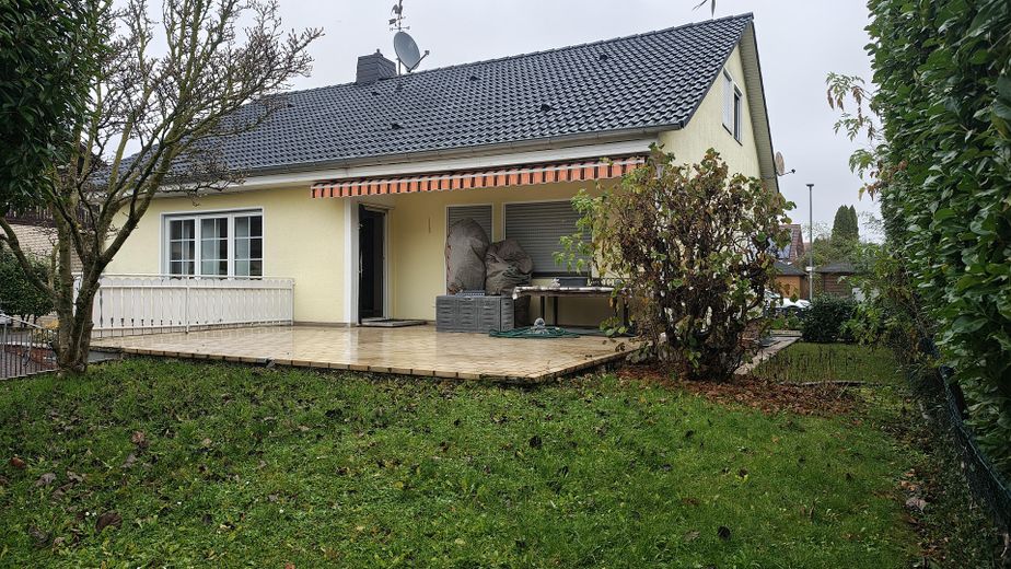 Freistehendes Einfamilienhaus mit Garage und Garten – sofort bezugsfrei in Trebur-Geinsheim – Terasse