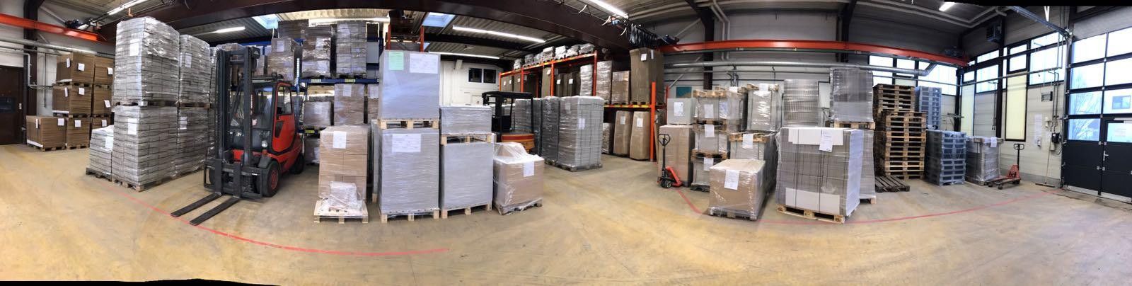 Produktion/ Lagerhalle mit 2 Büros – Lager Innenansicht (2)