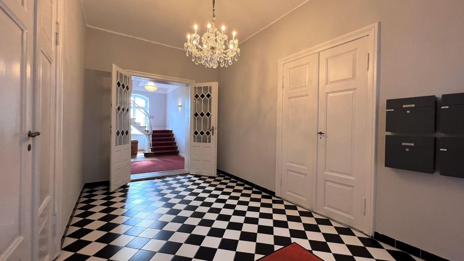 Penthouse-Traum mit Weitblick - Stillvolles Wohnen auf Rügen – Hauseingang Foyer